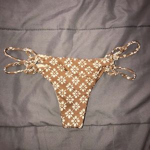 acacia daisy block molokini bottom